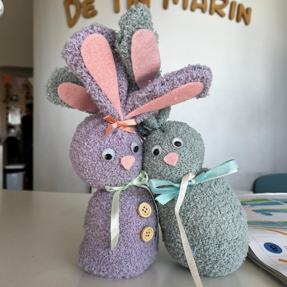 Taller conejos de pascua hechos a mano