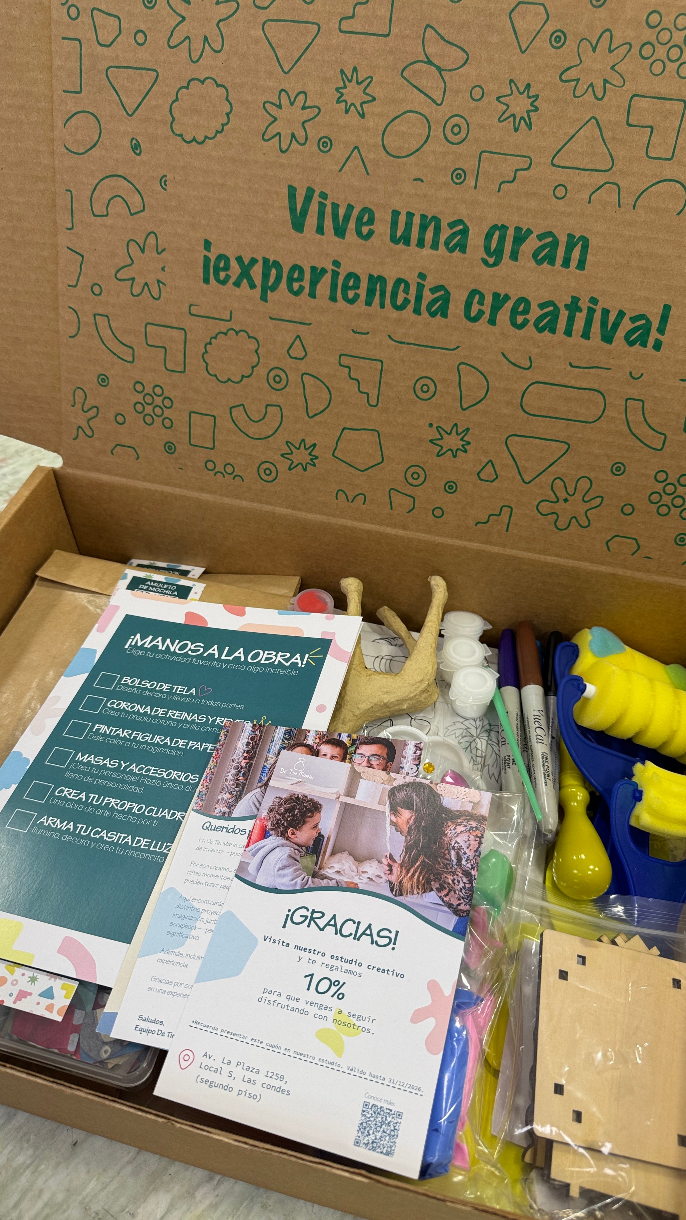 Kit creativo de invierno para niños con manualidades y actividades artísticas