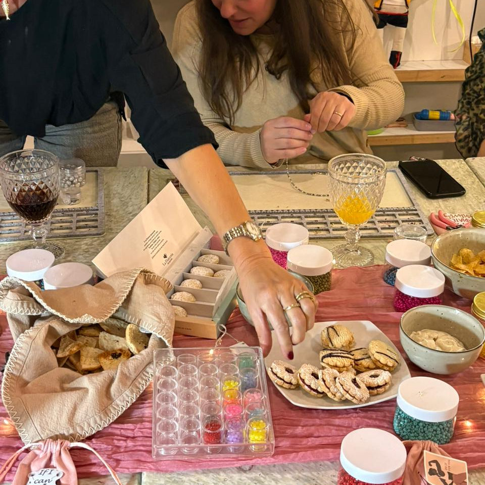taller de adultos para hacer joyas